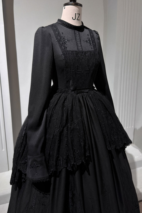 [Pre-order Deadline: April 19] Lace Sheer Apron