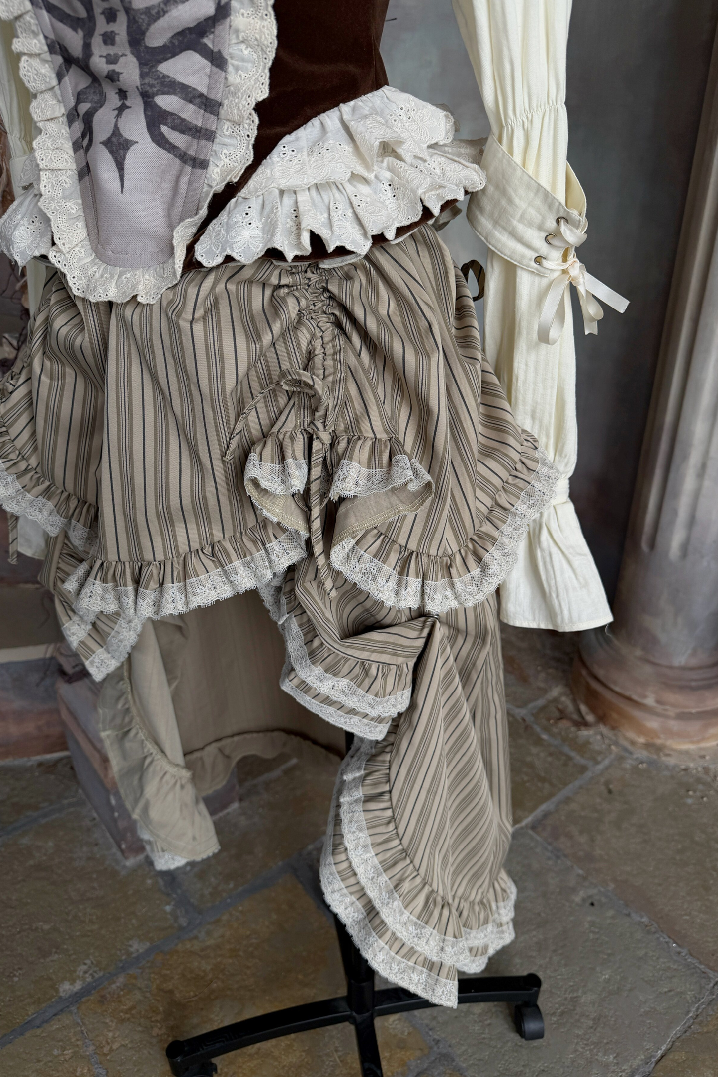 스트라이프 레이스 티어드 스커트