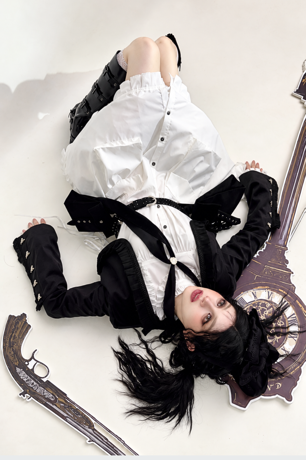 【11月6日予約締切】White/Black Gothic Lolita Drawstring Frill Strap Doll Dress
