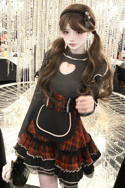 ラブネックライントップス+チェックスカート