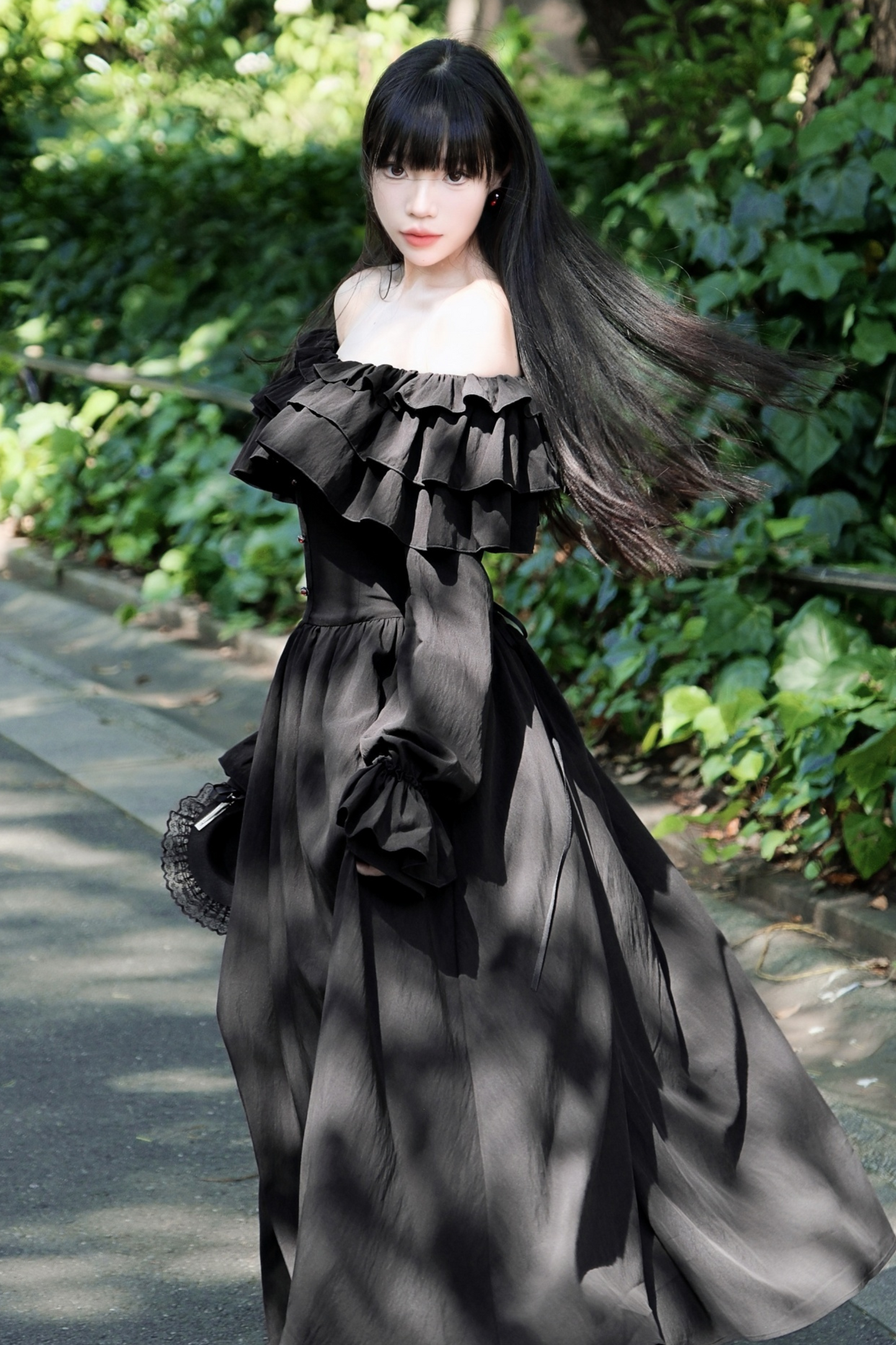 One Shoulder Mode Cape Lace Dress