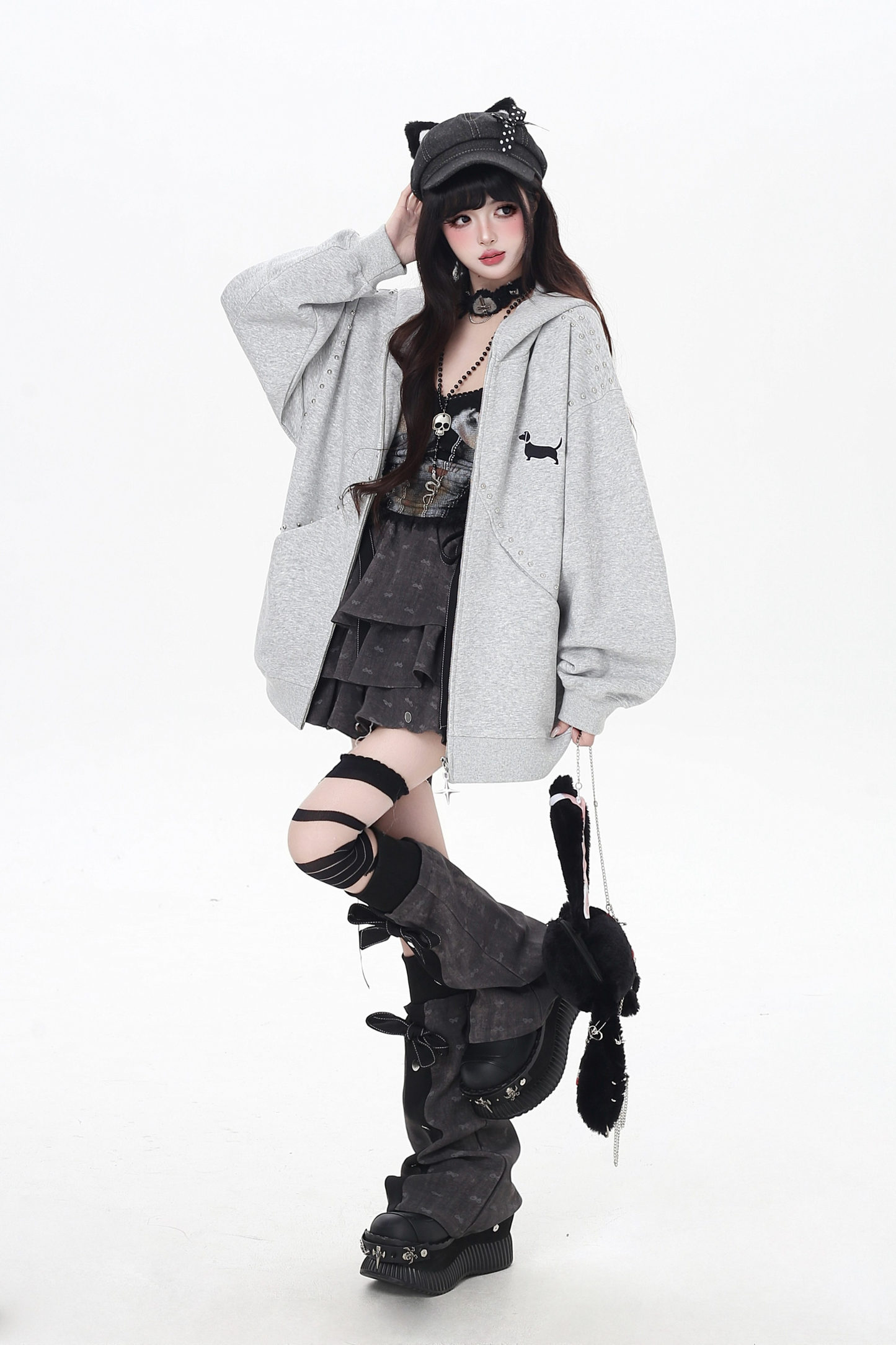 カジュアルスウェットダークフードパーカー