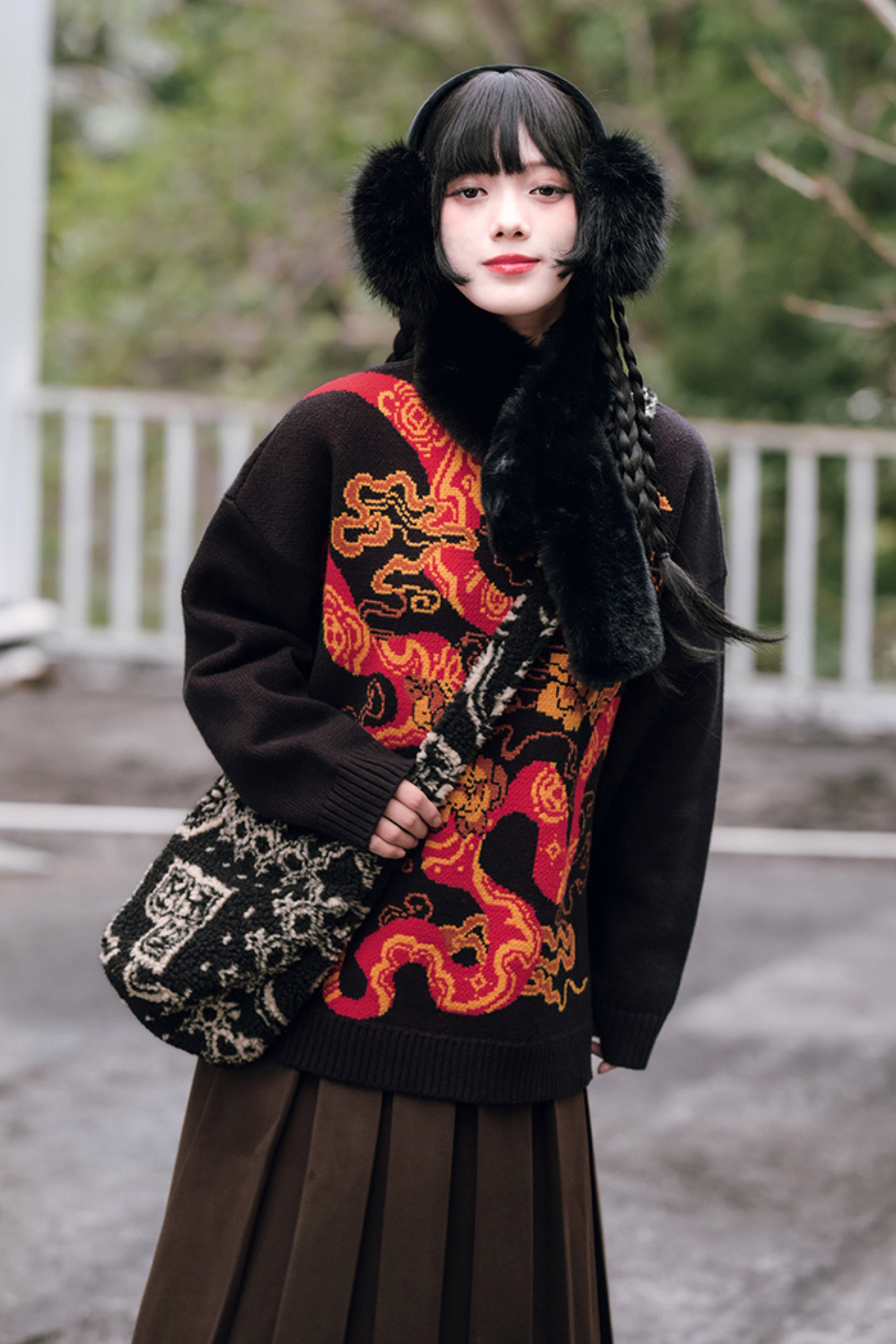 Snake design loose pullover knit