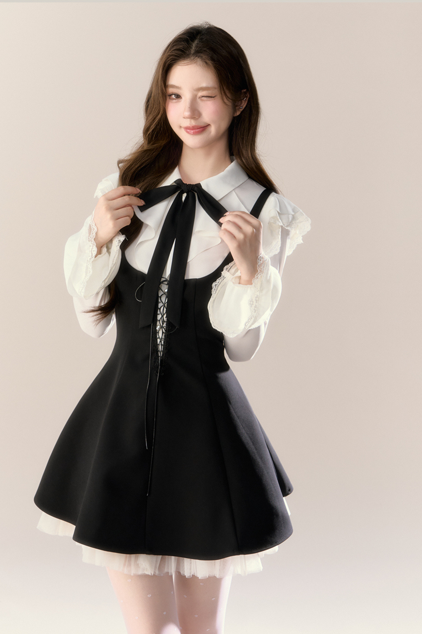 フレンチブラウス+サスペンダースカート