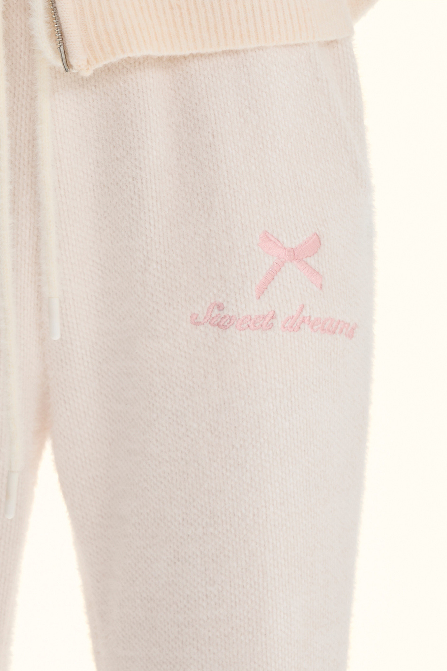 クリームリボンスリットフレアパンツ