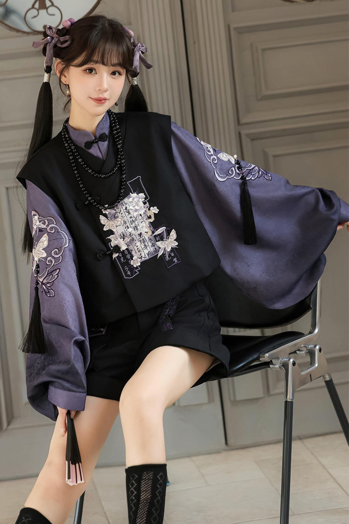 Dark china top + vest + shorts + necklace