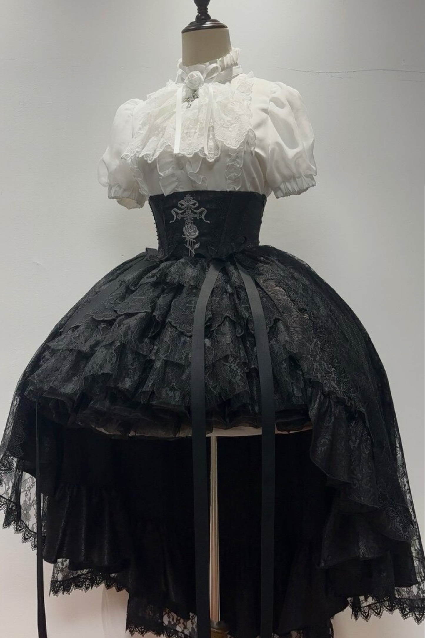 【Vorbestellung bis 18. März】 Dark Kawaii Gothic Lolita Rock + Shirt + Haarband + Hut + Ärmel