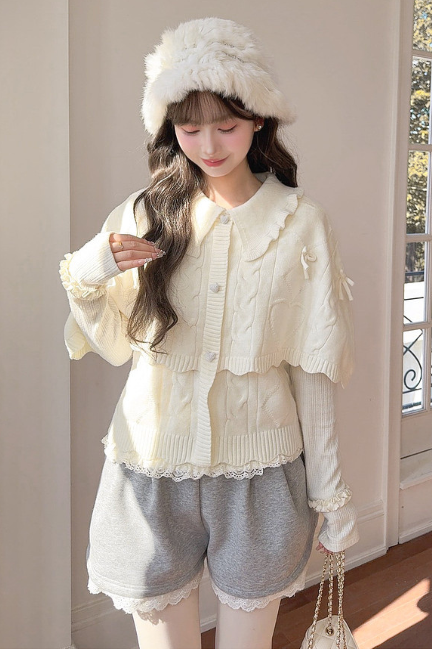 ガーリールーズラペルセーター