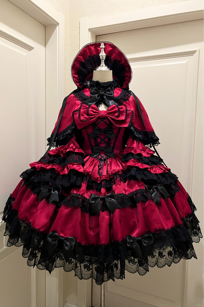 [Scadenza prenotazione 13 febbraio] Set abito con mantello rosso e nero