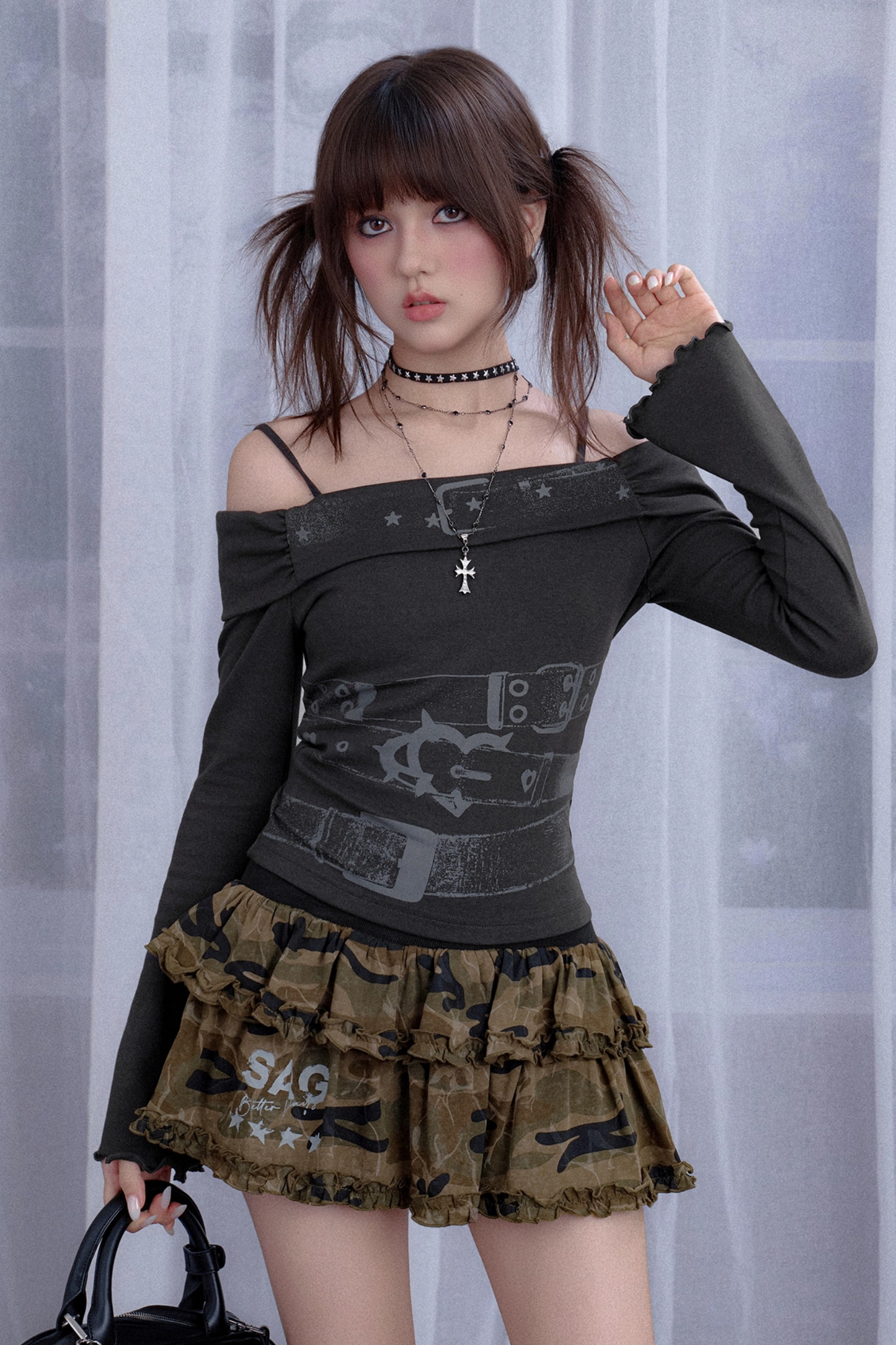 ドラッグシスターオフショルダートップス