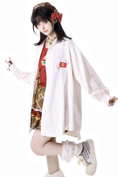 オーバーシャツ＋ノースリーブトップス＋ケーキスカート