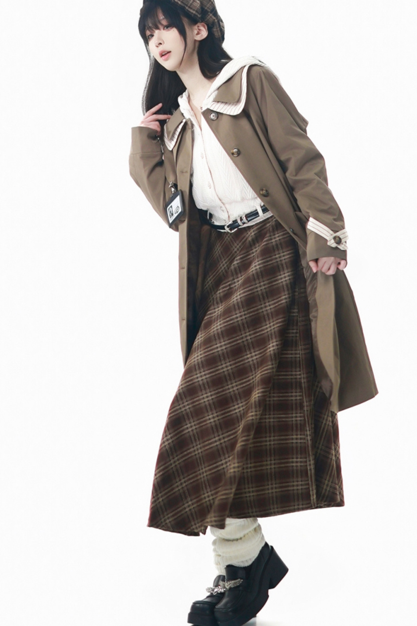 メープルトレンチコート+フードトップス+チェックスカート+シャツドレス
