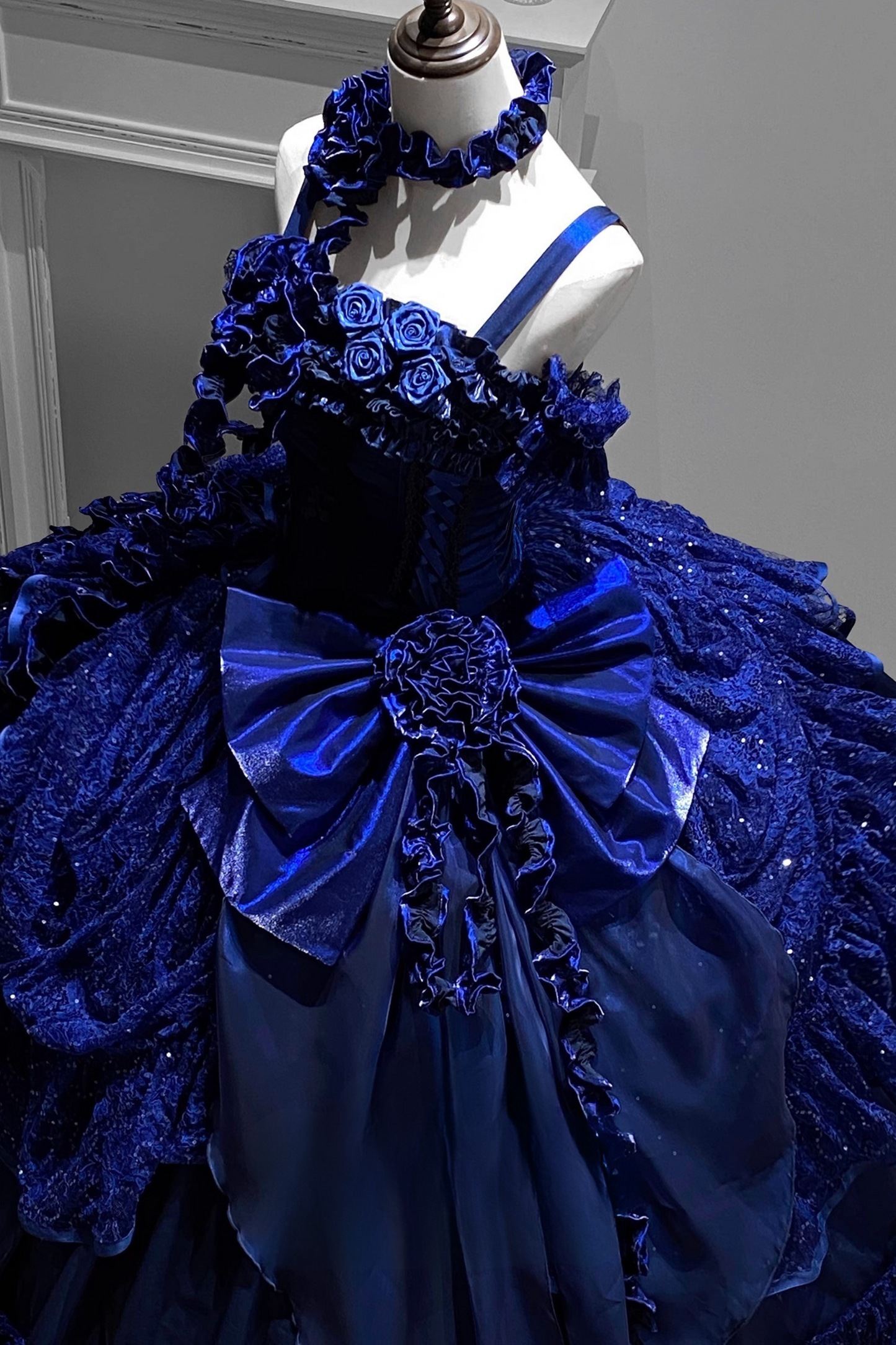 [Reserva] Vestido azul con flores y espiga azul oscuro