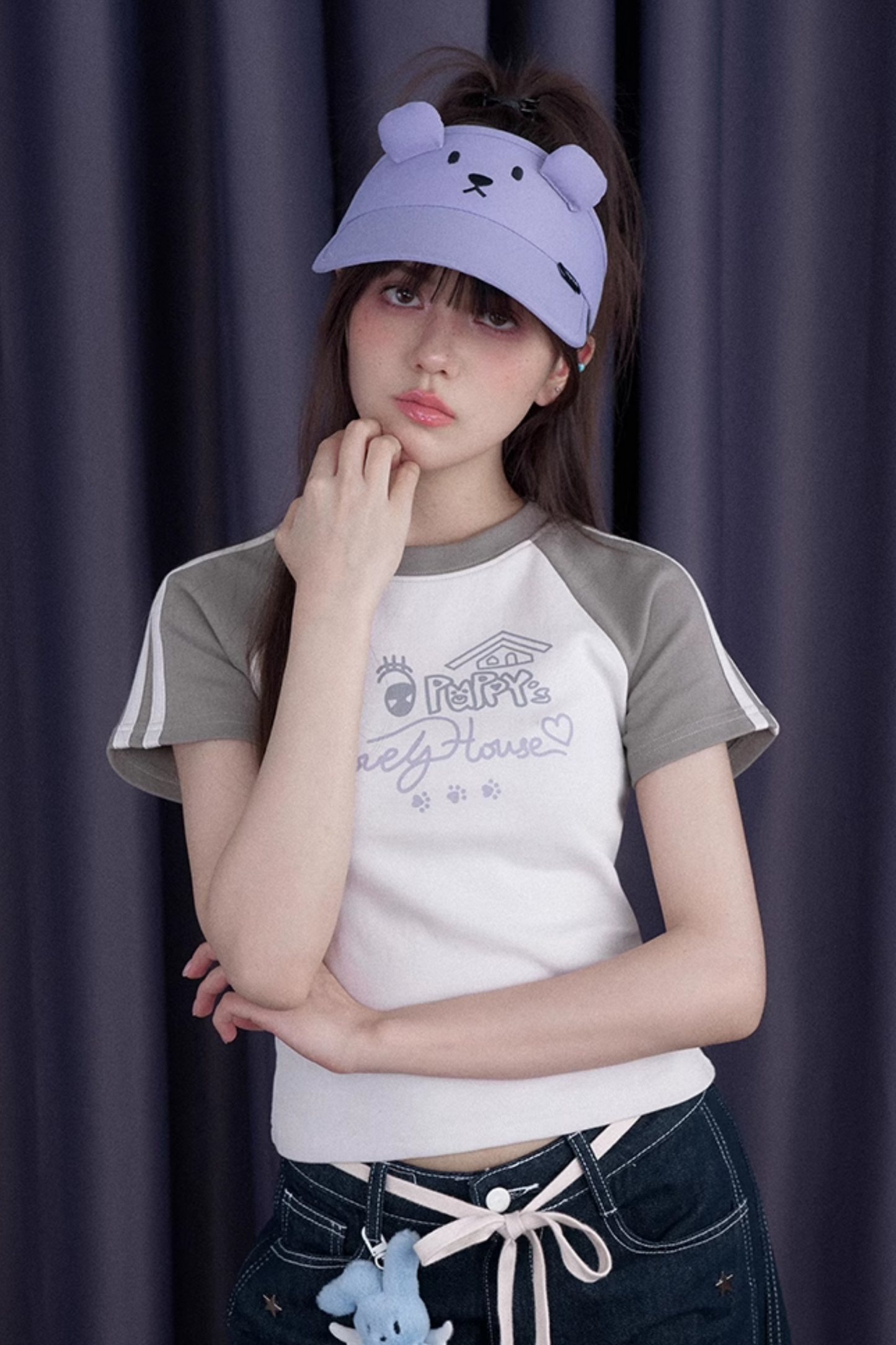 T-shirt bicolore versatile con cucciolo