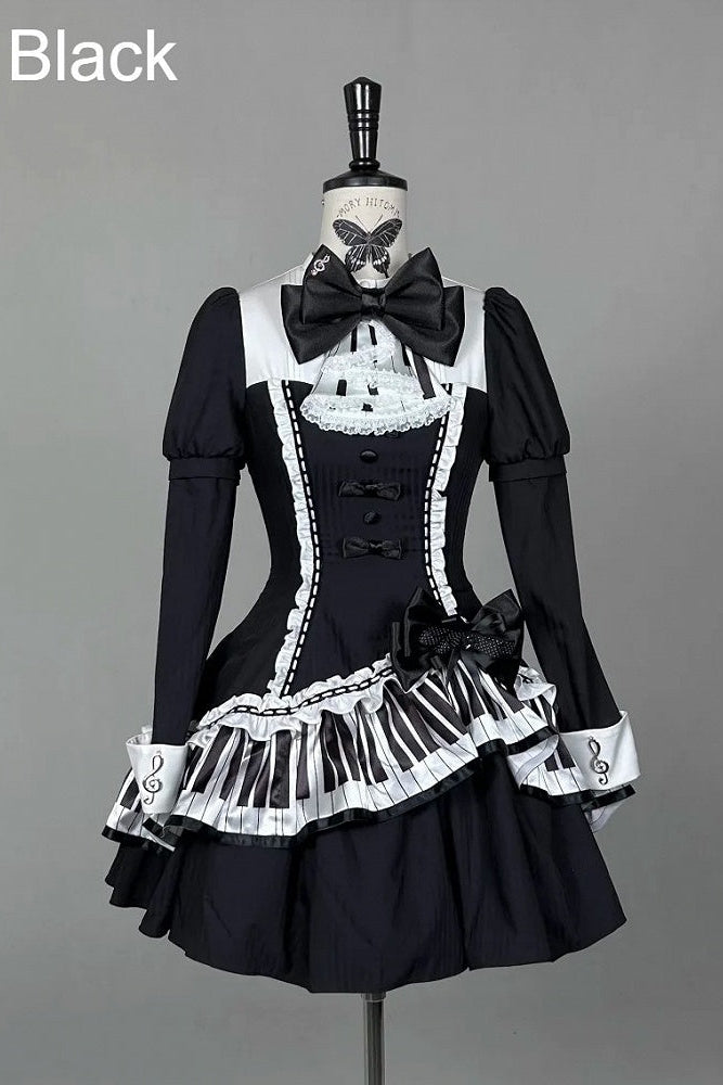 [Reservierungsschluss 22. Oktober] Schwarz gepunktetes Gothic-Lolita-Rüschenkleid mit asymmetrischem Design, Klaviertasten- und Musiknotenmotiv sowie Klaviertasten-Spitzenfliege