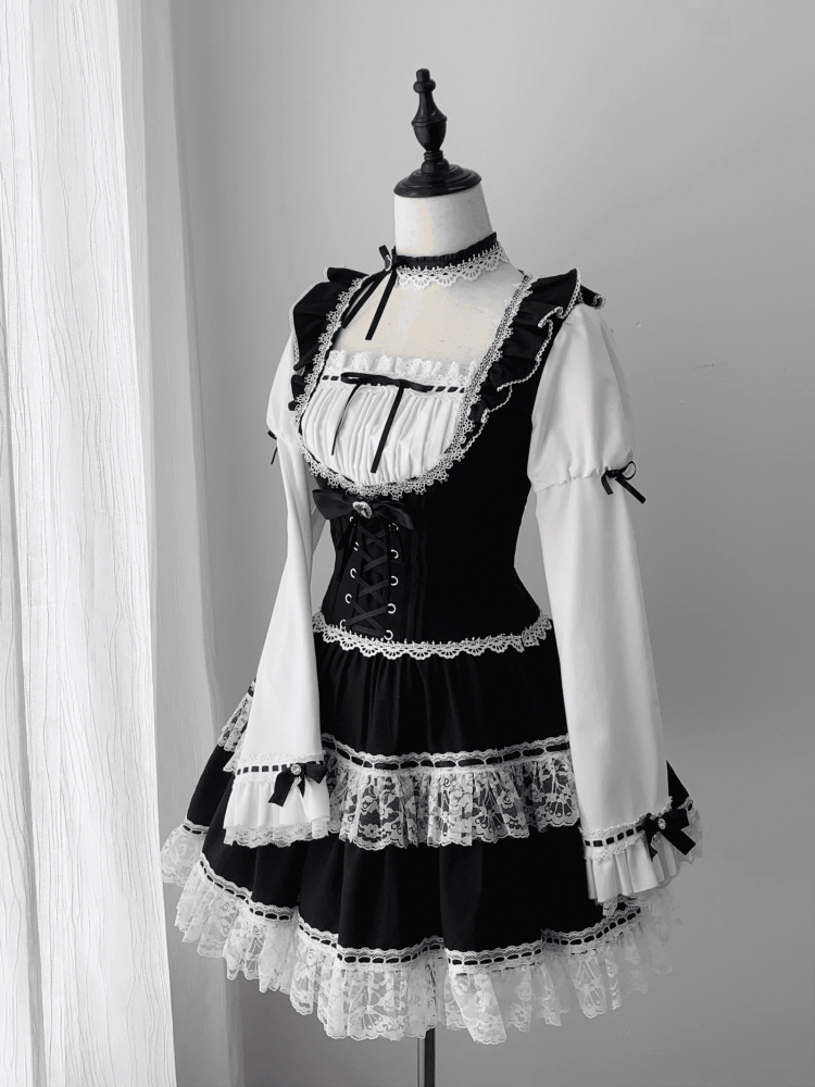 [Deadline for reservations: December 15] Black White Dark Juliet Sleeve Dress + Accessories