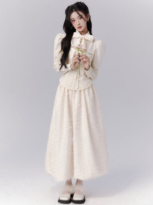 화이트 리본 타이 퍼프 슬리브 셔츠 + 스노우 페더 플레어 롱 스커트