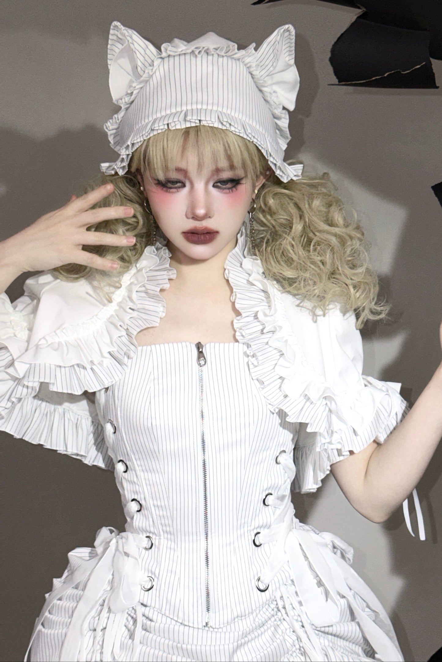 [Vorbestellschluss: 8. August] Gothic-Lolita Dark-Cat gestreifte kurze Rüschenjacke+Korsett-Bustier+hochziehbare kurze Rüschenshorts