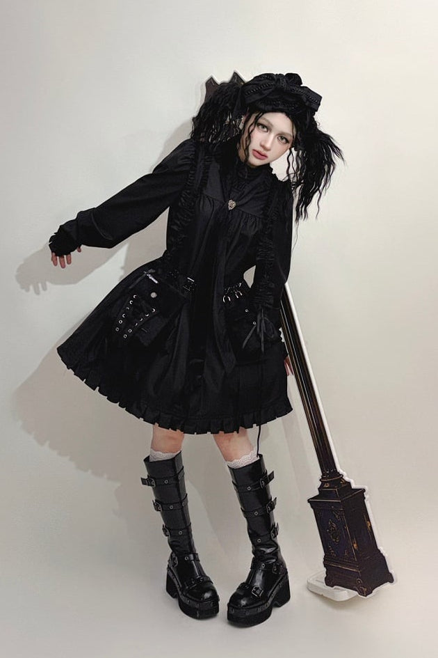 【11月6日予約締切】White/Black Gothic Lolita Drawstring Frill Strap Doll Dress