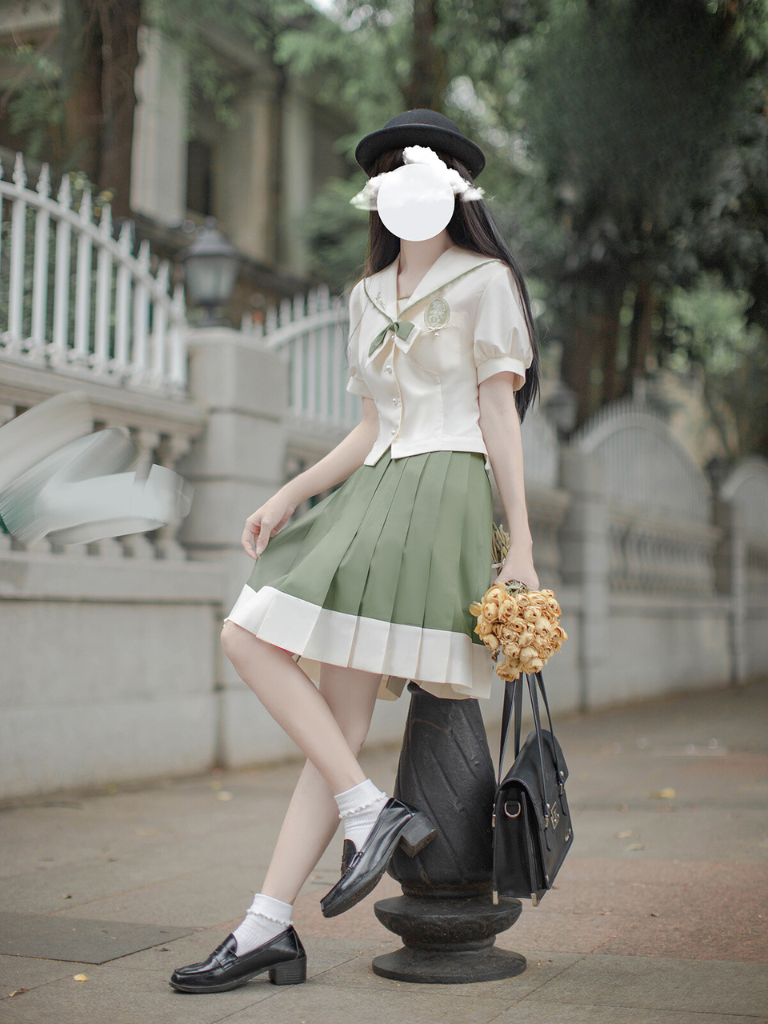 [Reserved Item] Retro School Top + Pleated Skirt + Ribbon + Badge