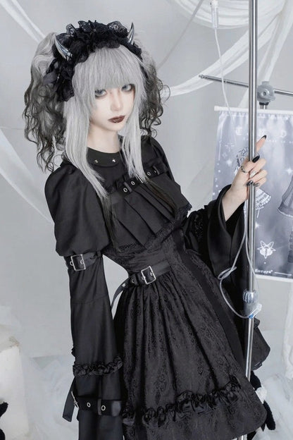 【8月25日予約締切】ティンドールブラックホワイトゴシックロリータスタッズカラーバックルプリーツフレアスリーブドレス
