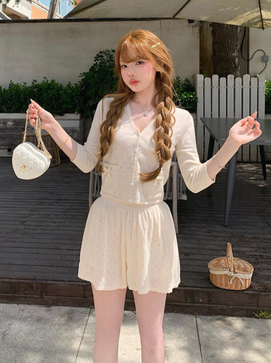 Girly mood sweet summer cardigan + shorts