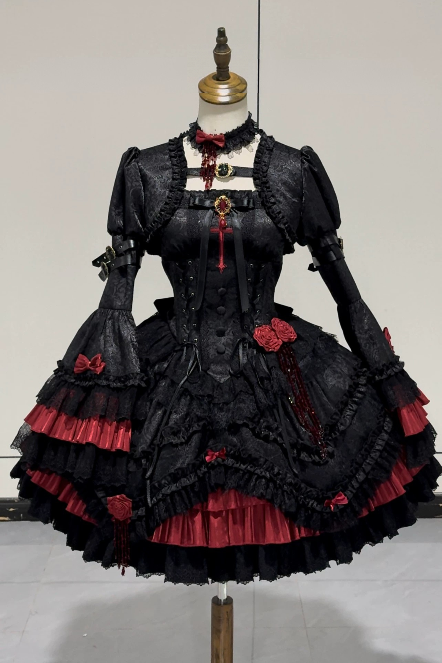【4月21日予約締切】ブラッドフィーストダークゴシックローズクロスコルセットサスドレス＋ベルスリーブショートジャケット＋アクセサリー
