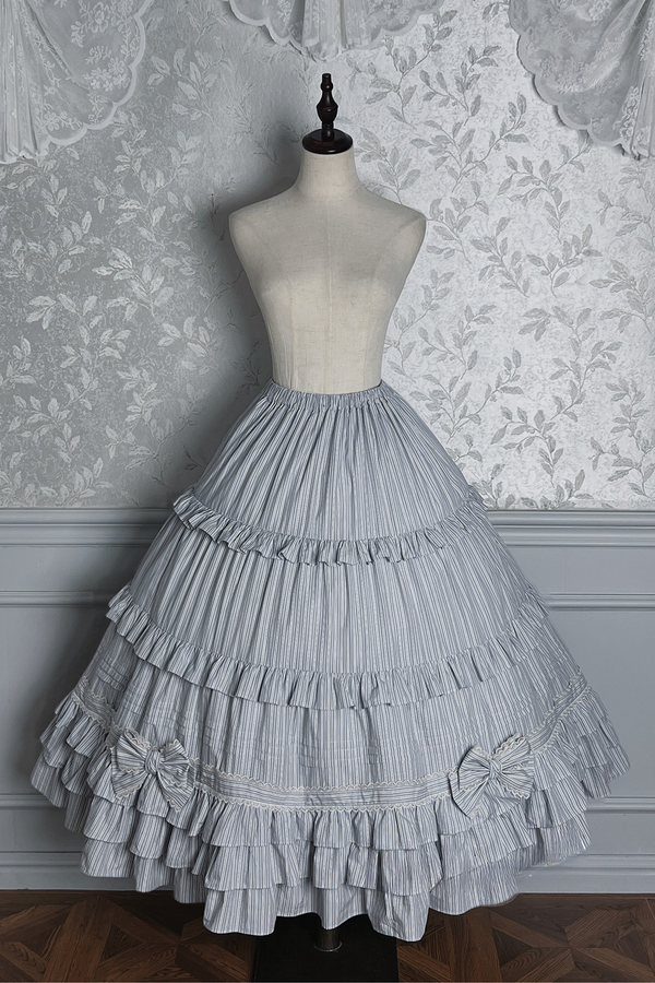 [Deadline for reservations: November 23] Victoria Duke Elegant Classic Pull-Up Skirt + Tiered Ribbon Skirt