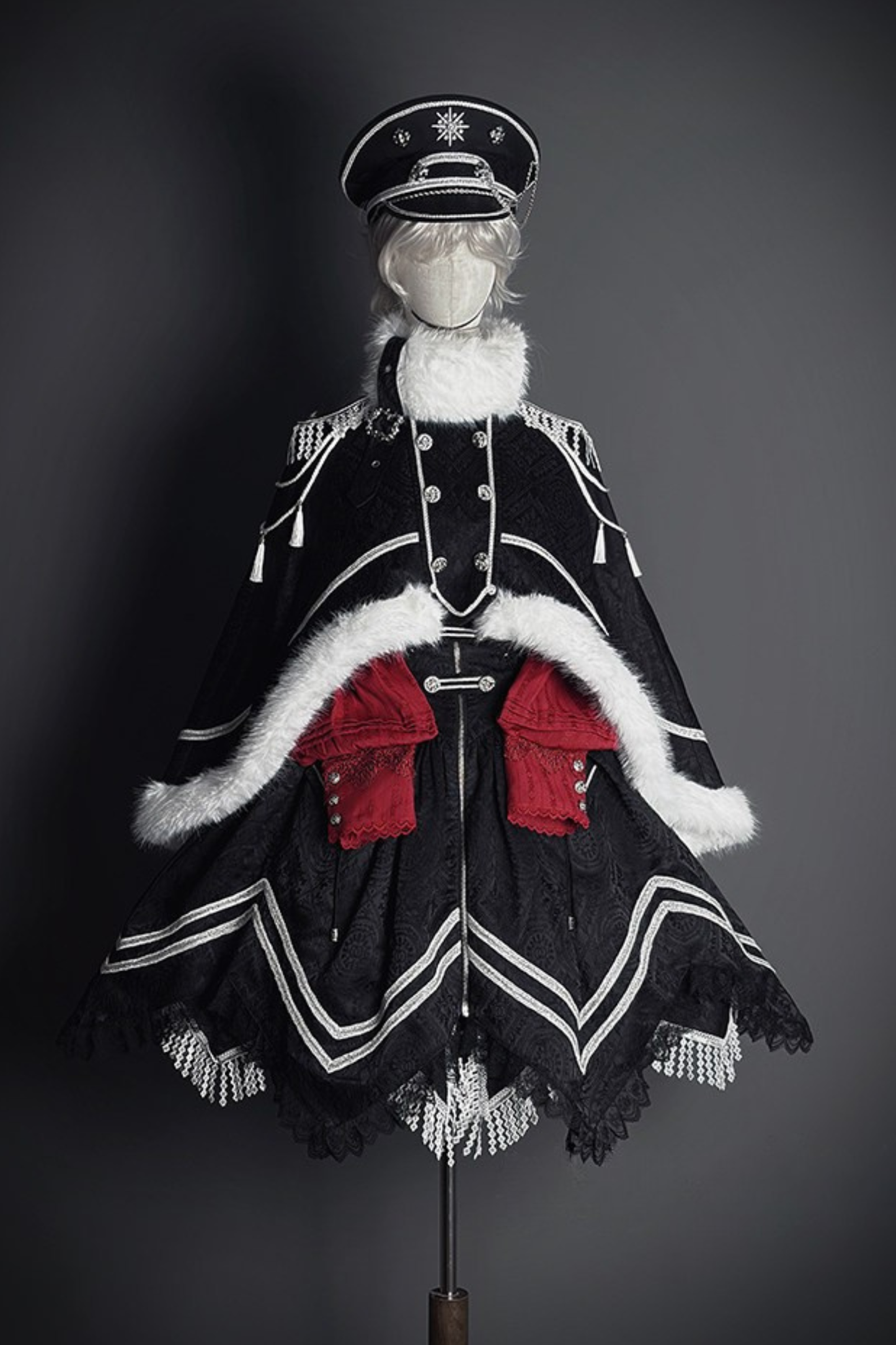 【2月23日予約締切】ドーンブレイカーゴシックミリタリーエポレットファーケープコート