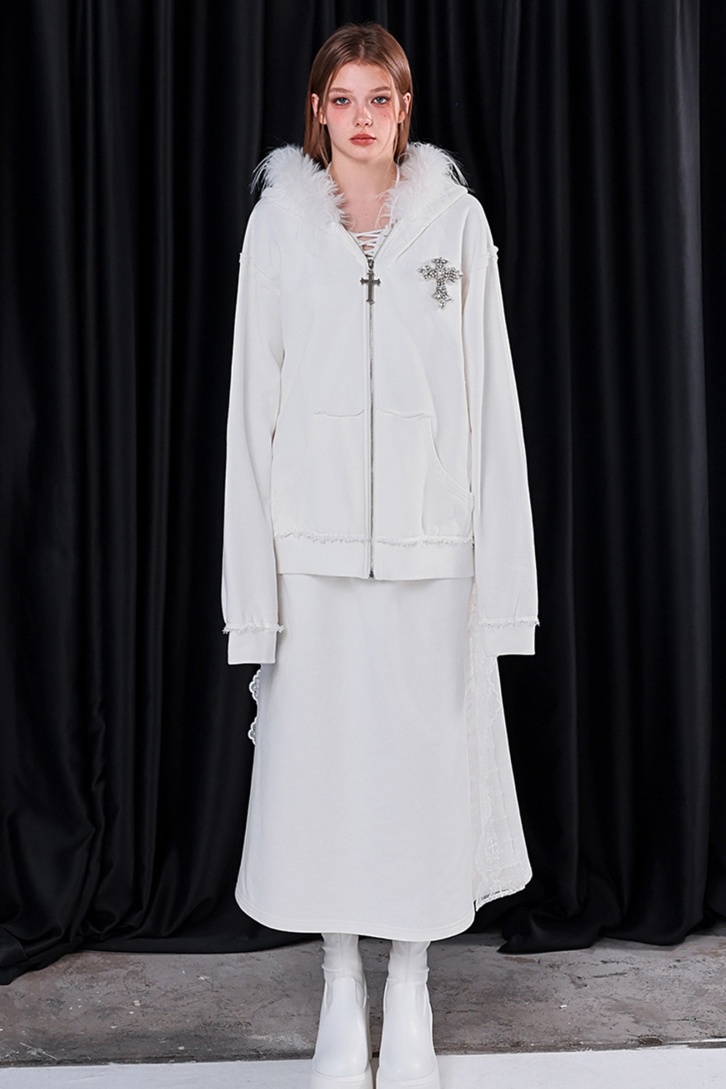 ファーフードモードルーズジップパーカー