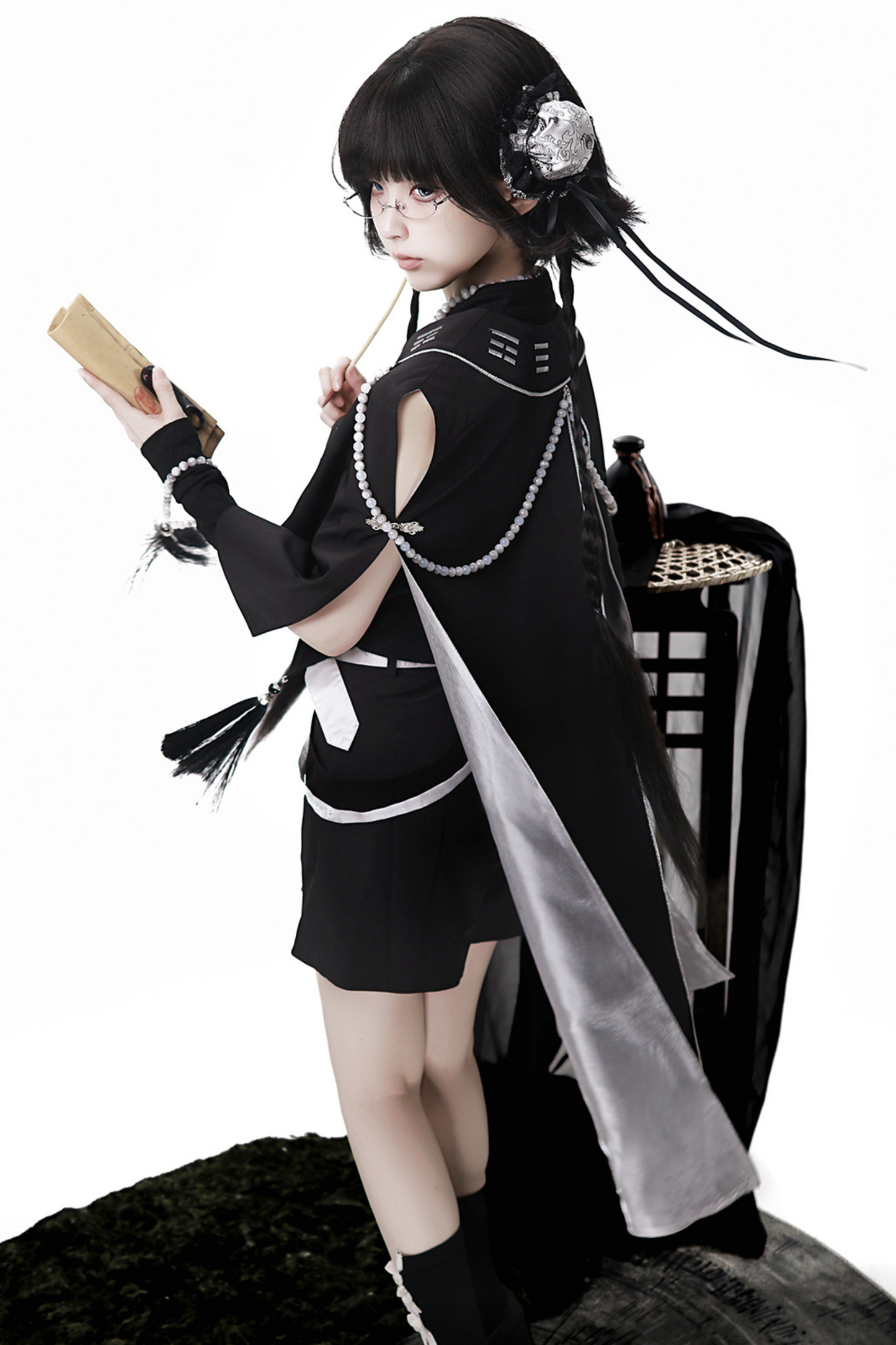 Chaina Dark Mode Girl Set