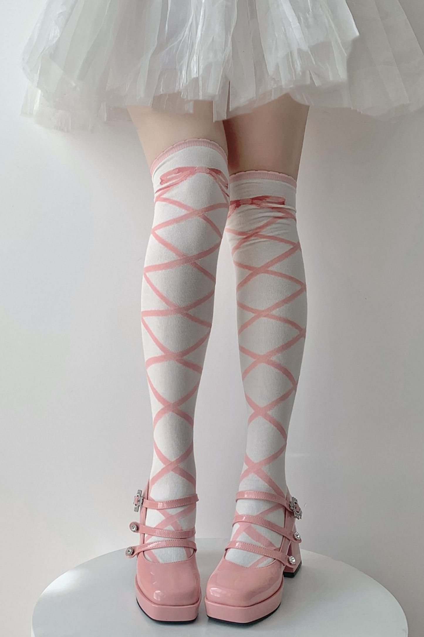 Verflochtene Riemen Lolita-Socken für Frauen, Frühlings- und Sommersocken über das Knie, dicke Baumwoll-Lolita-Mittelsocken, japanische schlanke Beine sind süß 