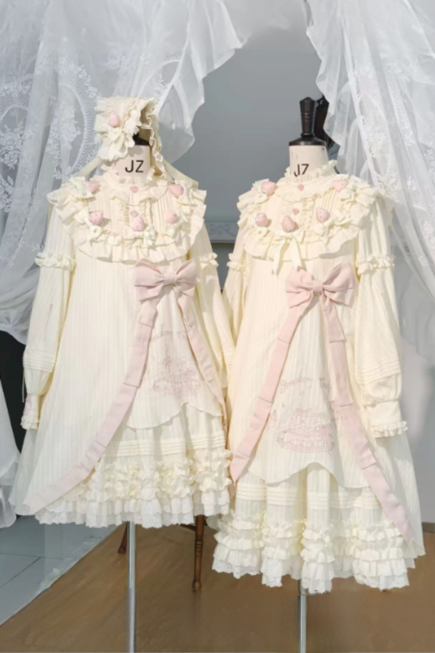 [Reservation Deadline: January 29th] Strawberry Sweet Lolita Romantic Frill Dress + Hair Accessory