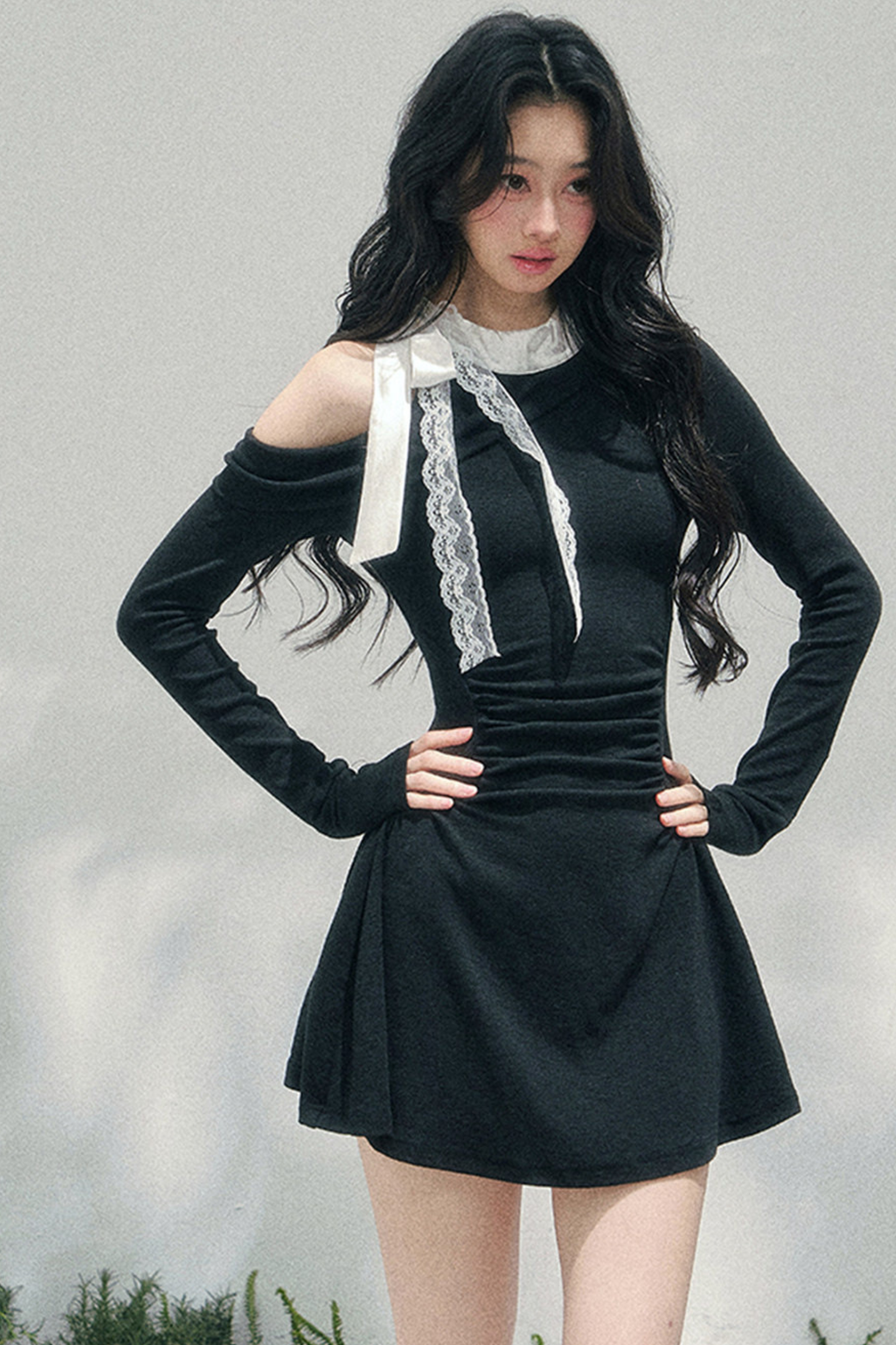 フレンチレースオフショルダードレス