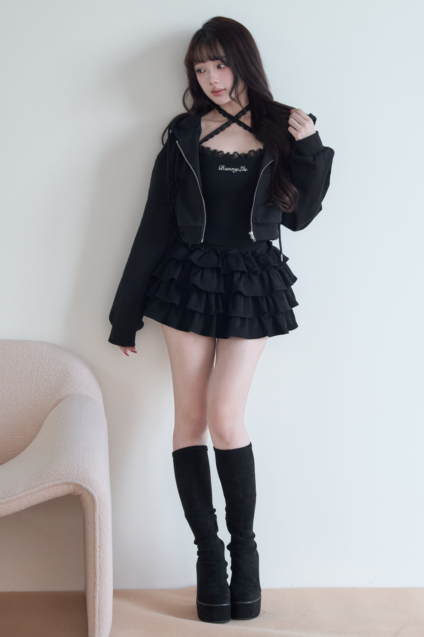 Hooded hoodie + camisole + ruffled skirt