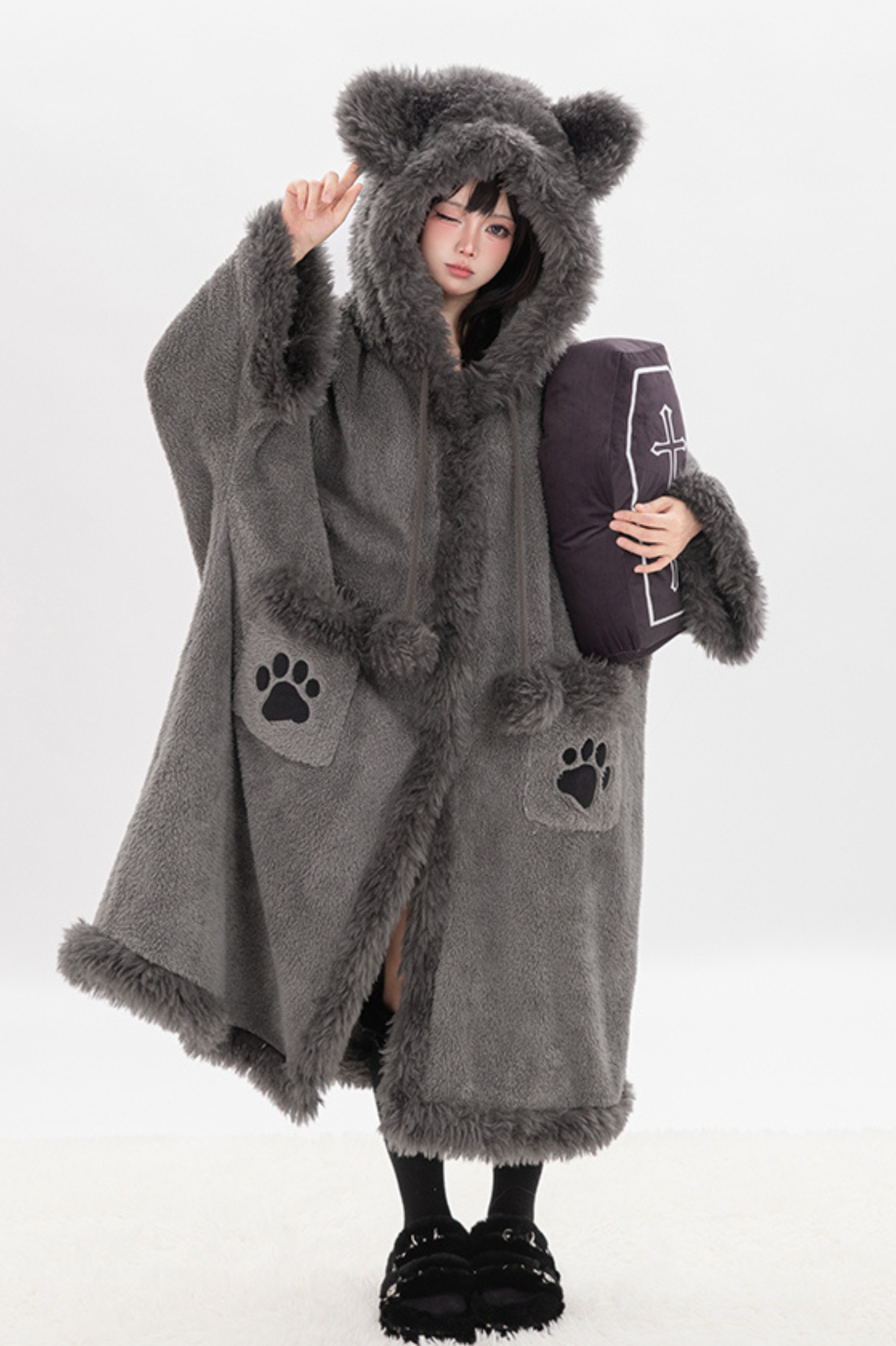 Fluffy Paw Mouse Loomwear