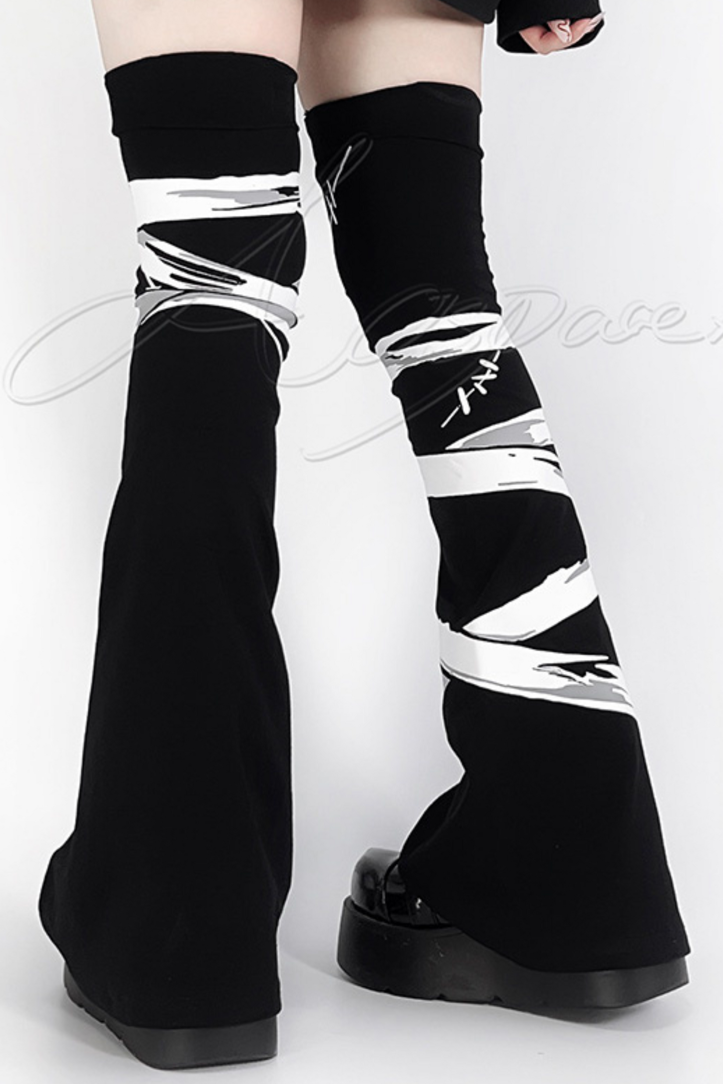 [Reserved product] Subcar bandage print high -leg socks