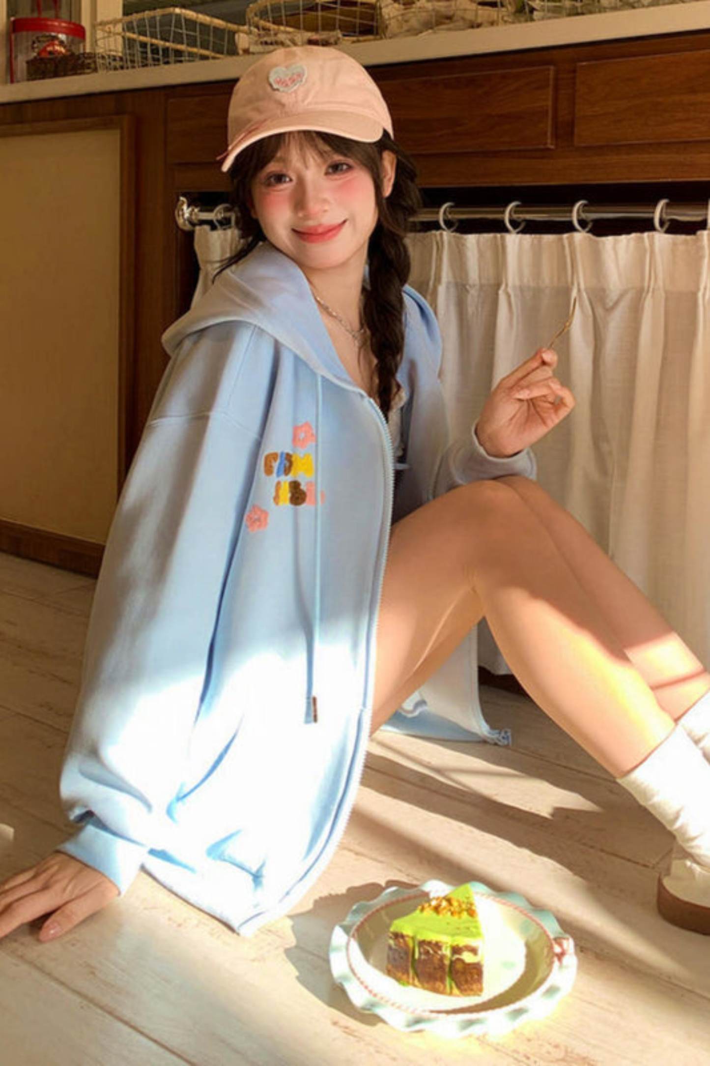 모리걸 루즈 후드티