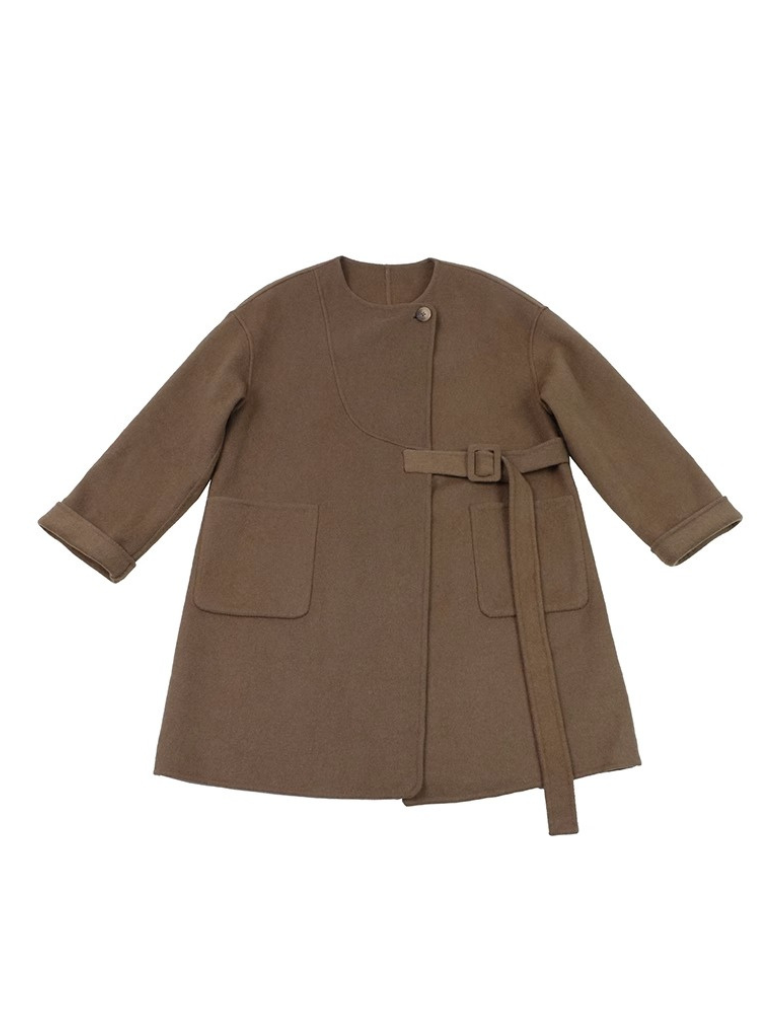 Mid-length ribbon round coat