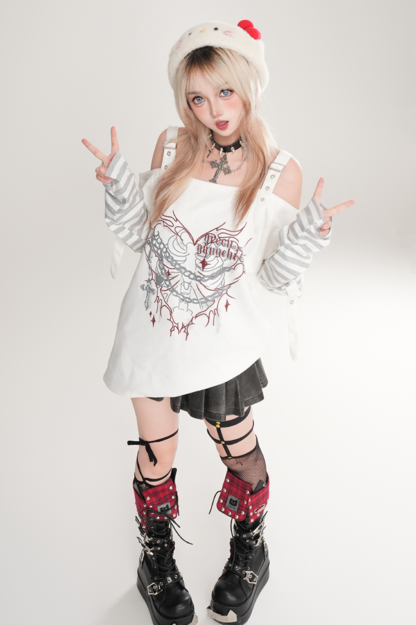 Dark Mode Striped Off-the-shoulder Top