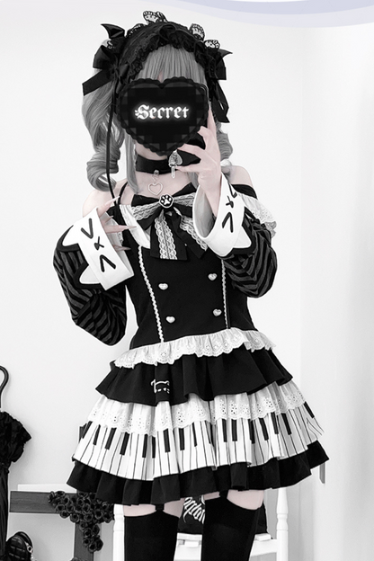 ダークフリルトップス＋ピアノスカート＋キャットスリーブ
