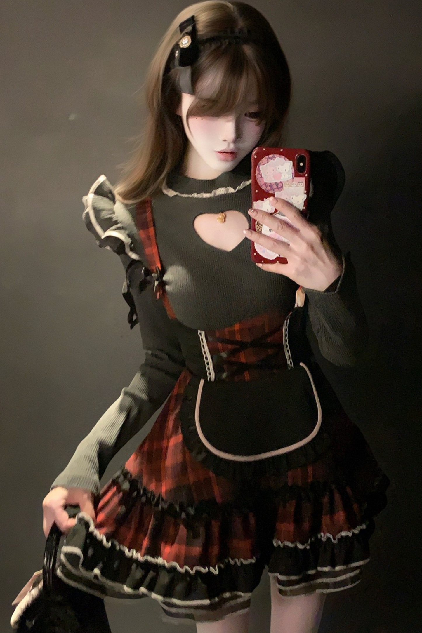 ラブネックライントップス+チェックスカート