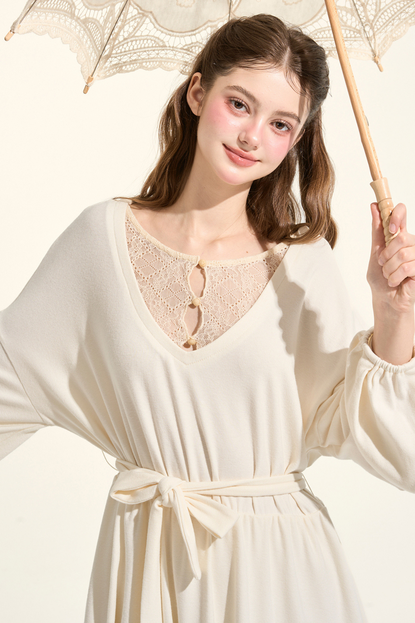 クリーミーバニラランタンスリーブVネックドレス