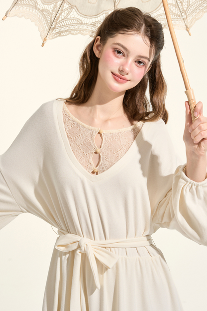 クリーミーバニラランタンスリーブVネックドレス