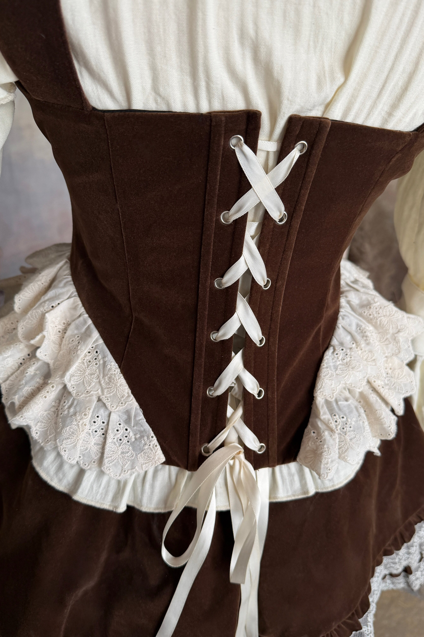 뼈 프린트 벨벳 코르셋 베스트