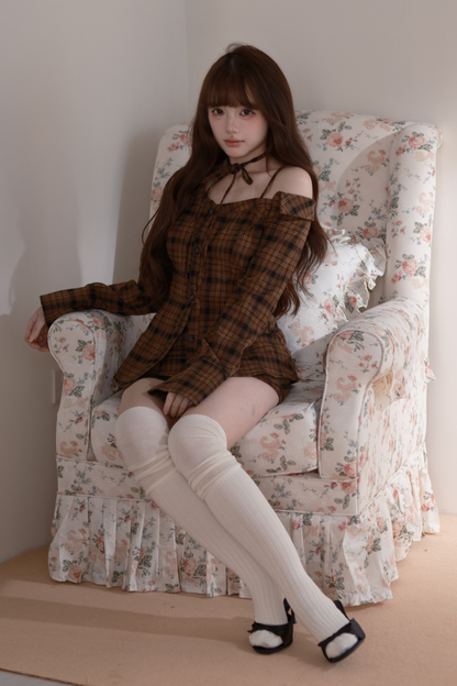 Karo-Oberteil mit schulterfreiem Ausschnitt + Kurze Hose