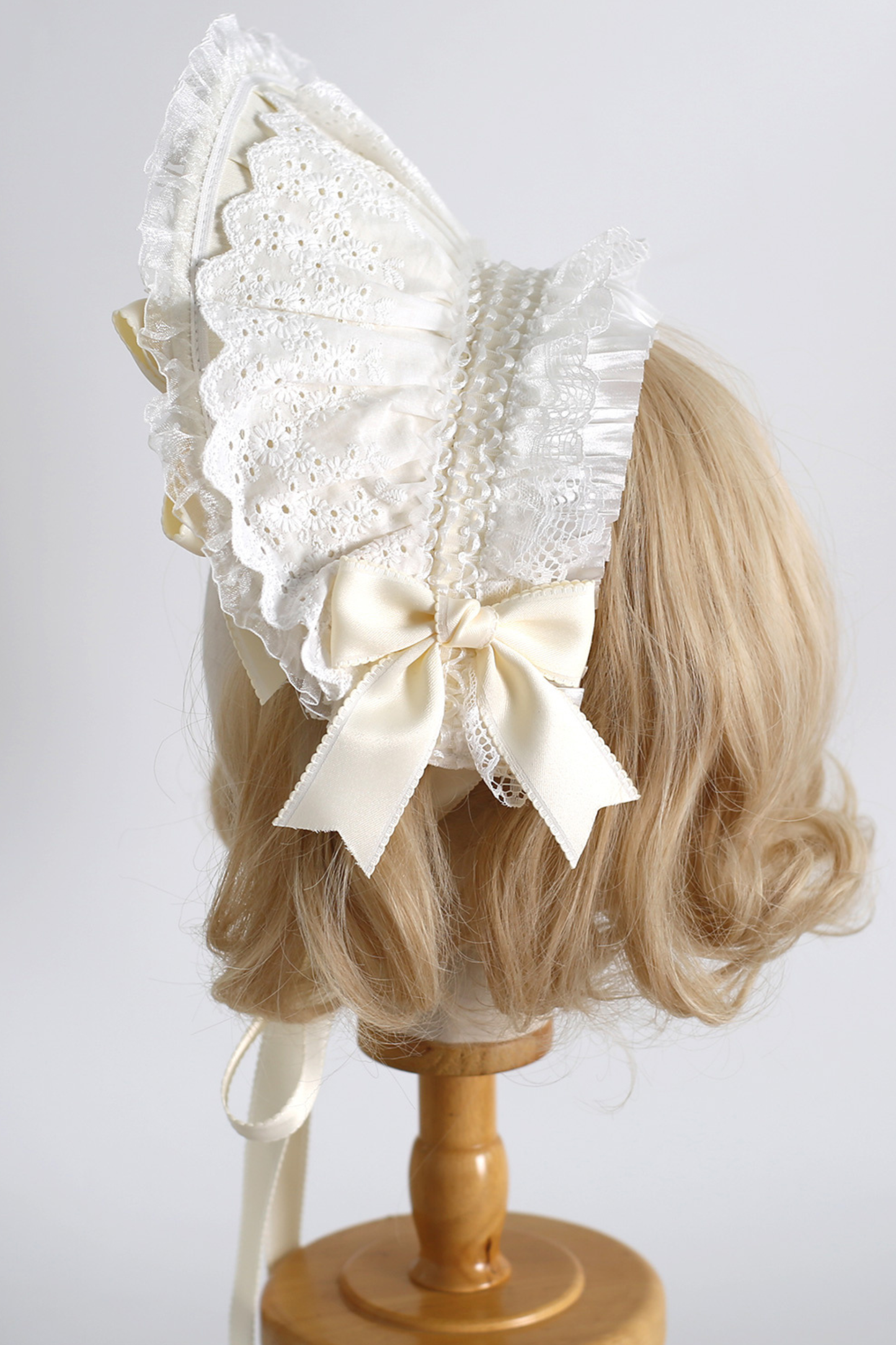 Strawberry dot bonnet