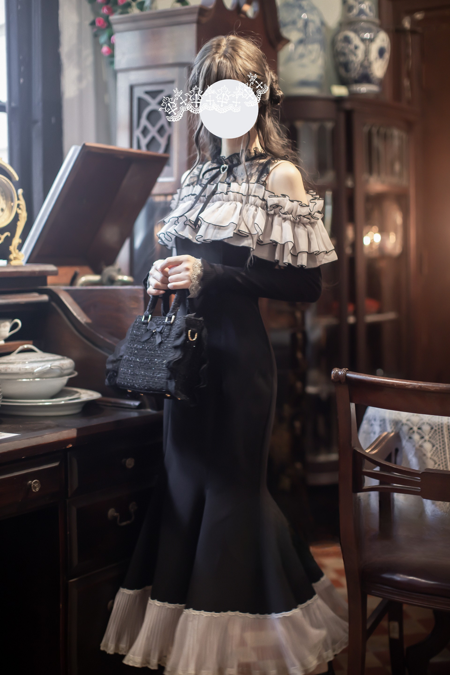 Voluminous Ruffled Off-the-shoulder Edge Fishtail Dress