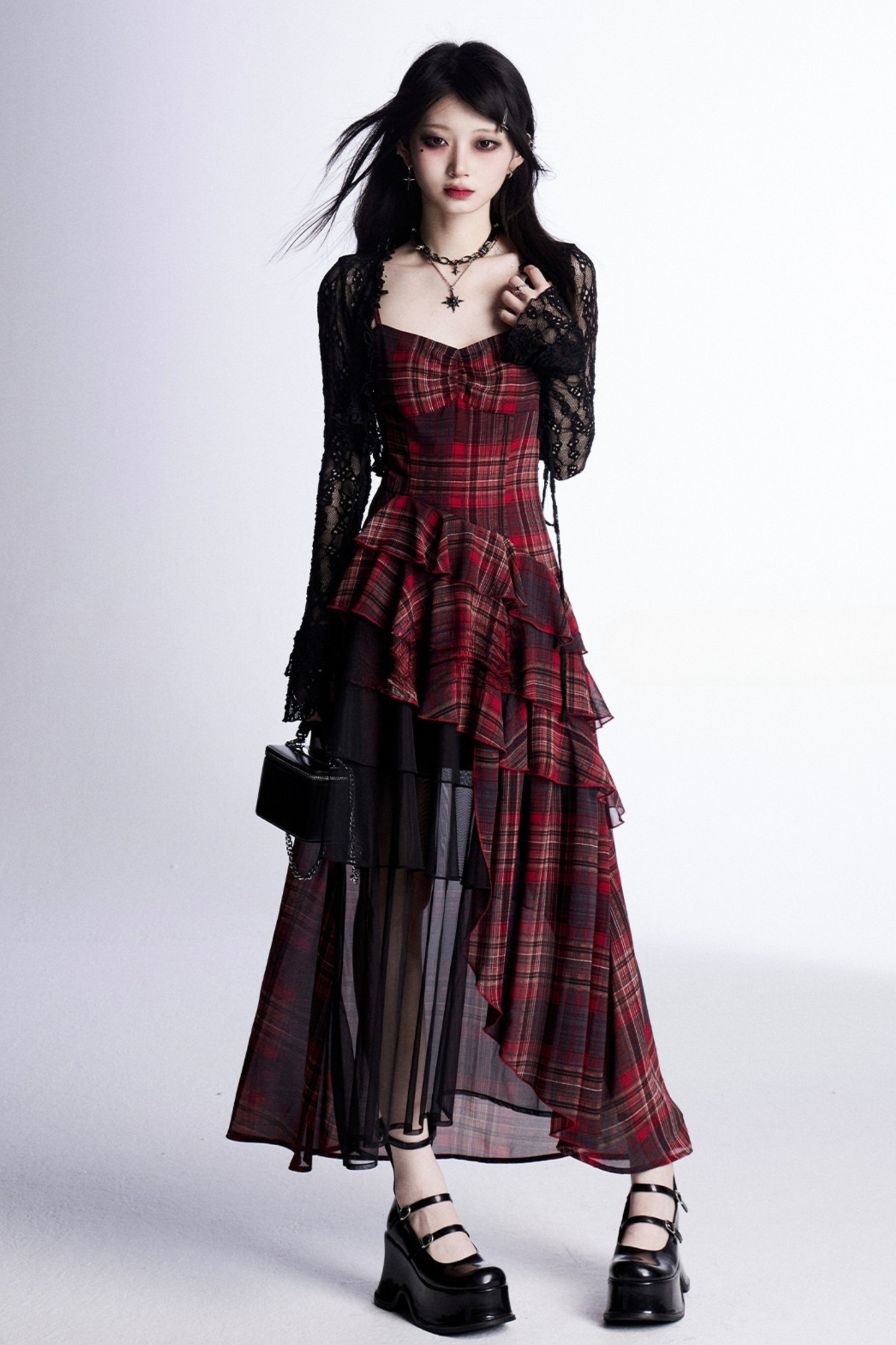 チェックハルタードレス＋シアーカーディガン