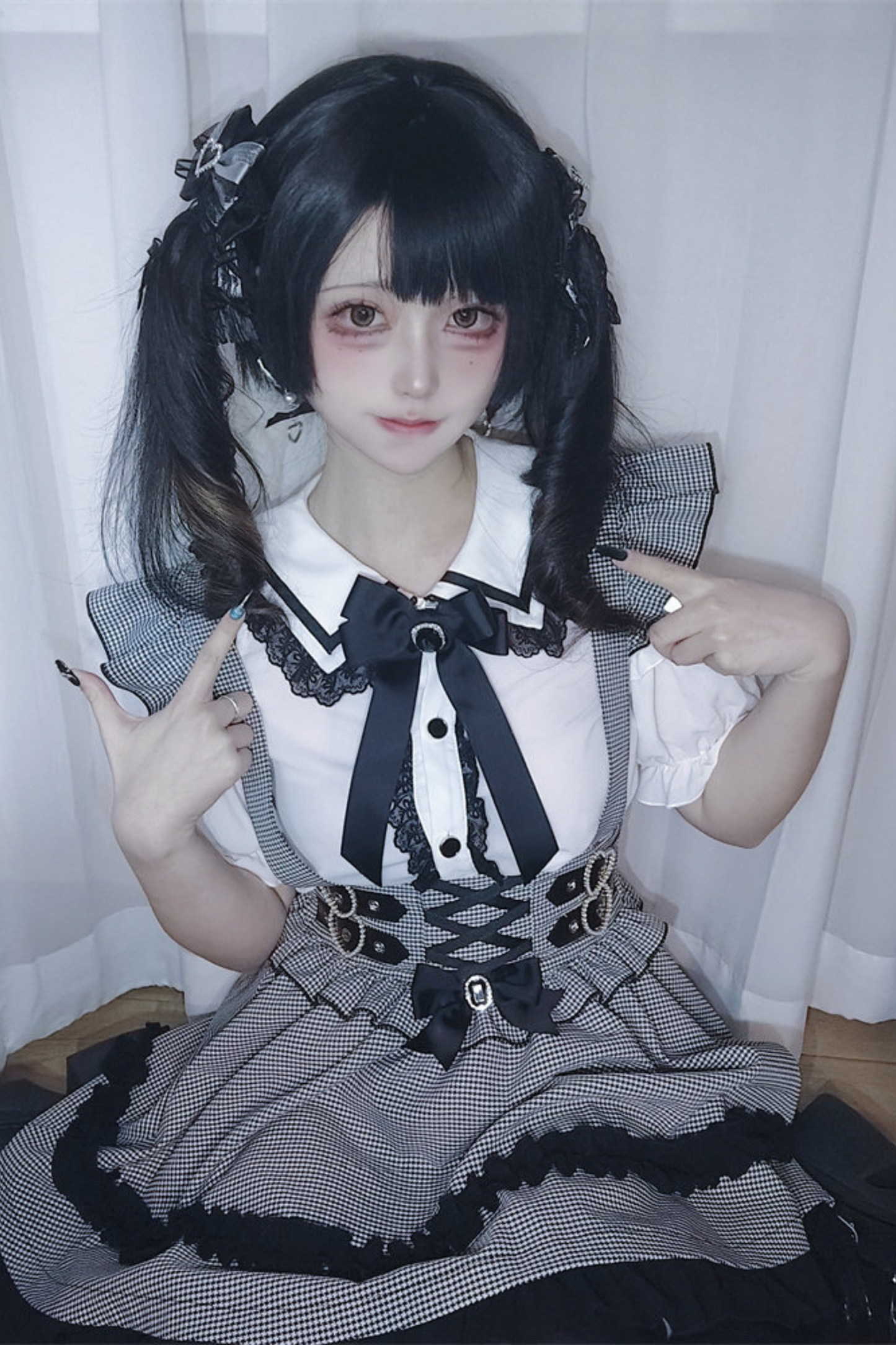 Schulterfreies Spitzenoberteil + Trägerrock